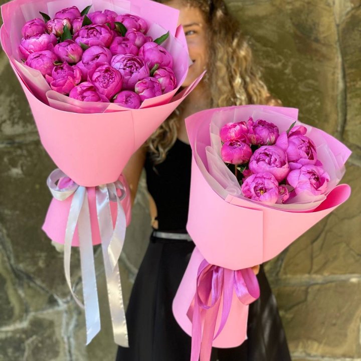 Букет ярких пионов  в Ярославле
