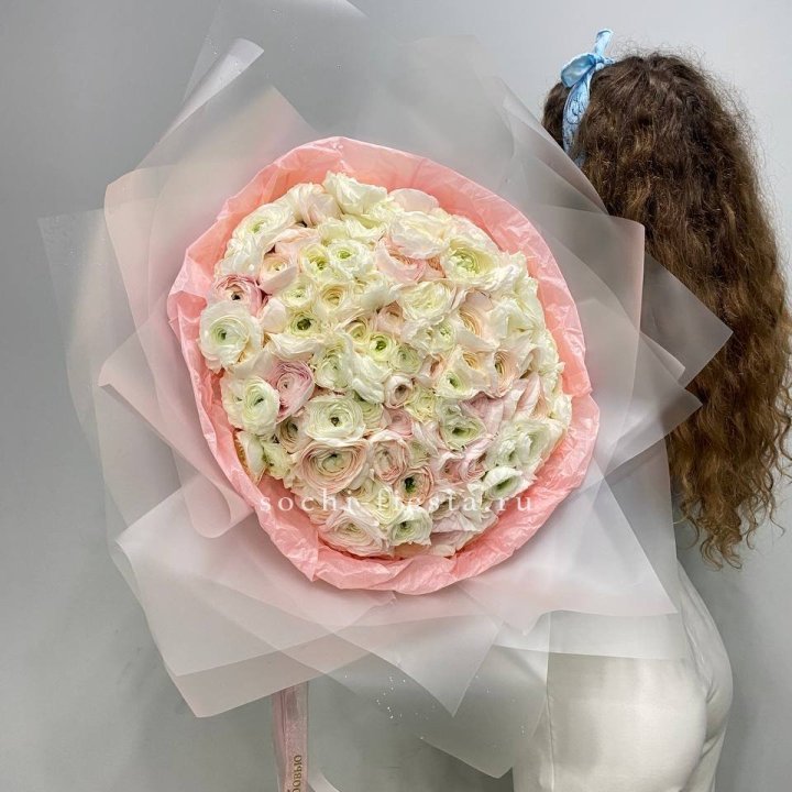 113 ранункулюсов  в Ярославле