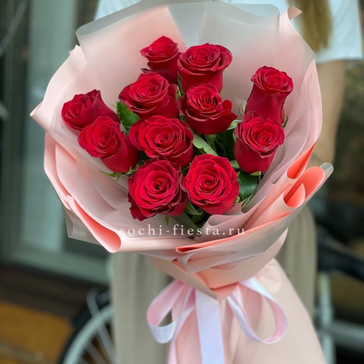 Букет красных роз "Мадам ред" в Ярославле