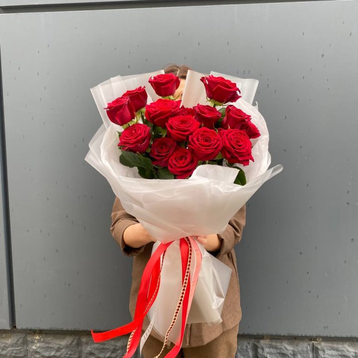 15 высоких роз  в Ярославле