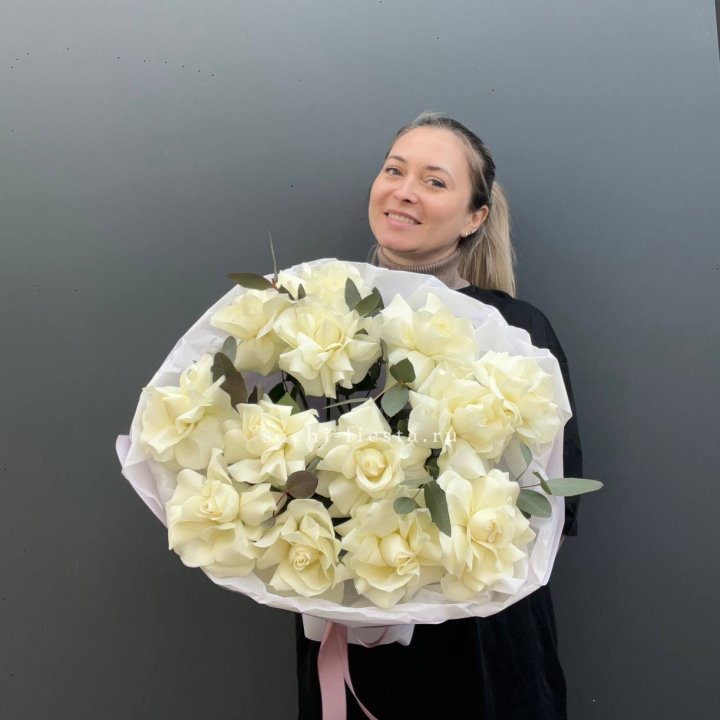 13 Белых французских роз Облако в Ярославле