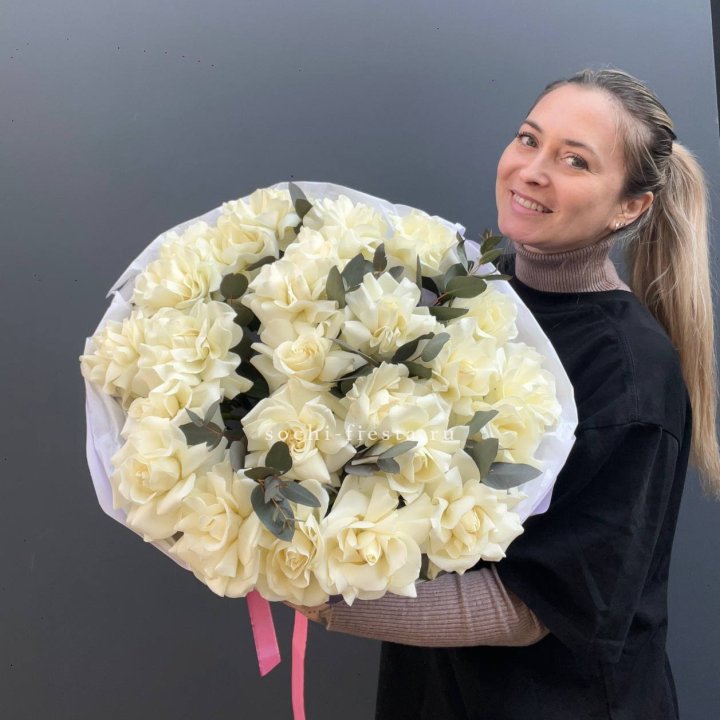 25 Белых французских роз Вайт найс в Ярославле