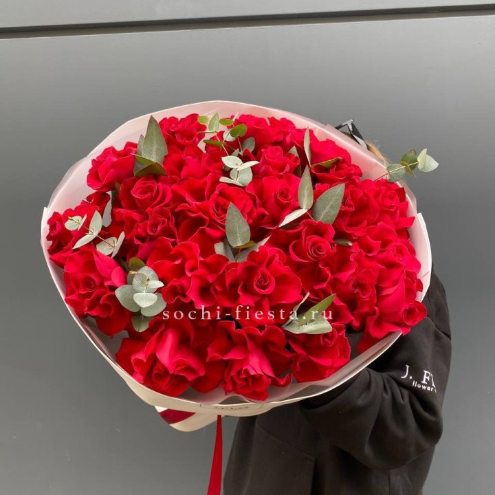 23 Красных французских роз в Ярославле