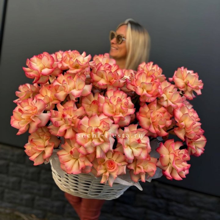 45 французских роз Джумилия в корзине в Ярославле