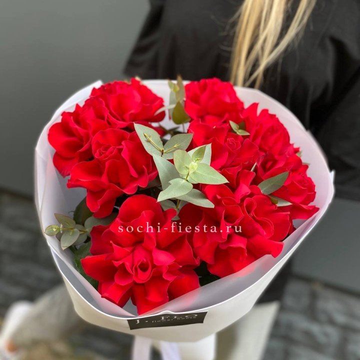 9 Красных французских роз с доставкой в Ярославле