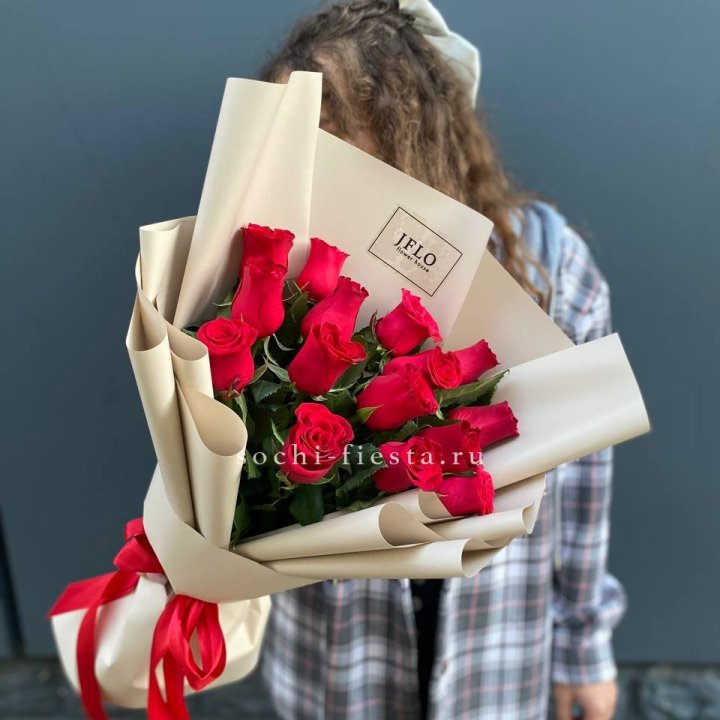 15 красных роз в Ярославле