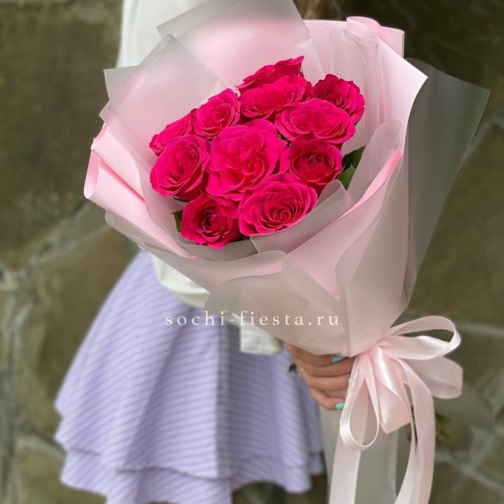 Букет алых роз в Ярославле