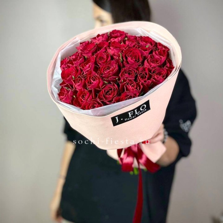 35 кенийских роз в Ярославле