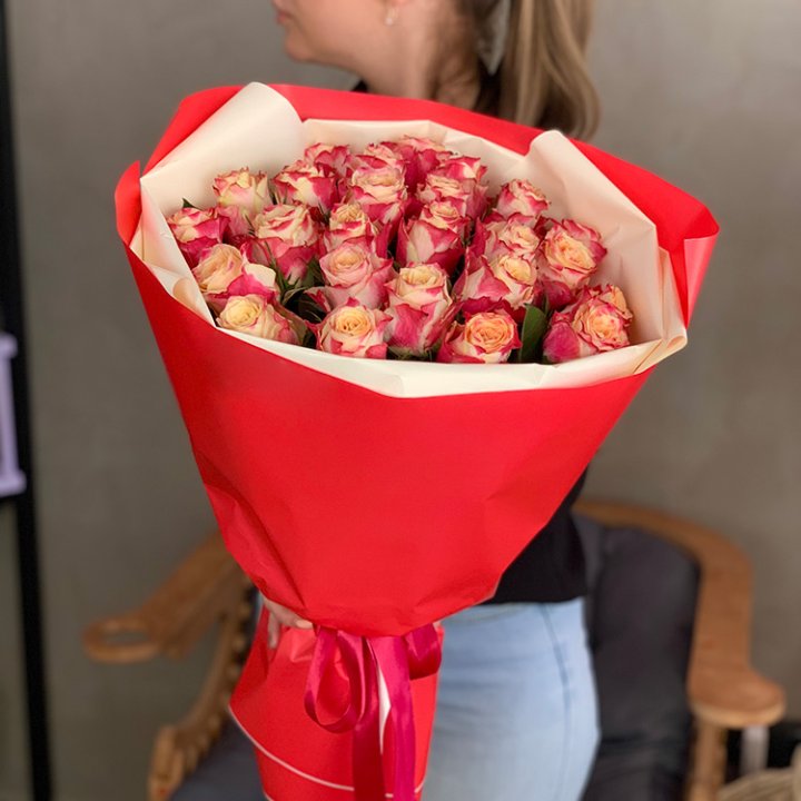 Букет роз Chapeau в Ярославле