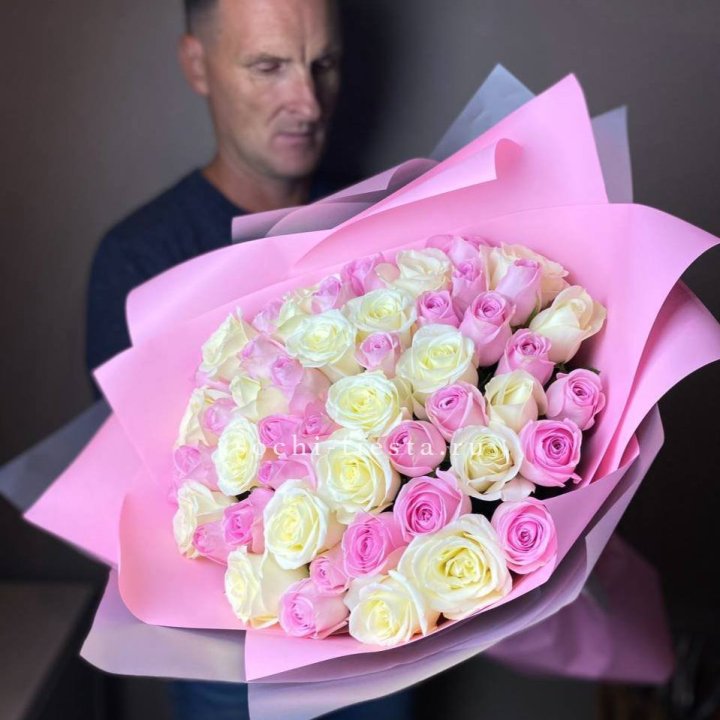51 белых и розовых роз в Ярославле