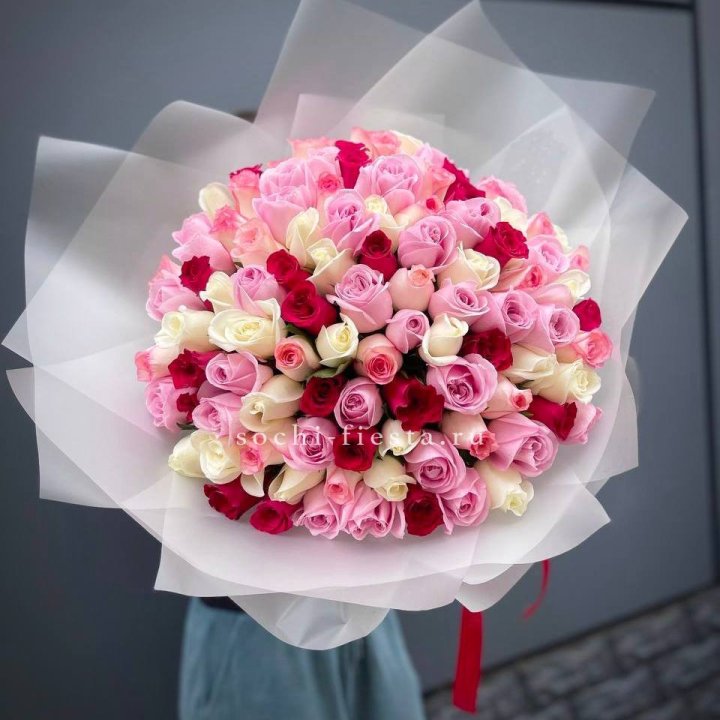 101 разноцветная роза "Карусель" в Ярославле