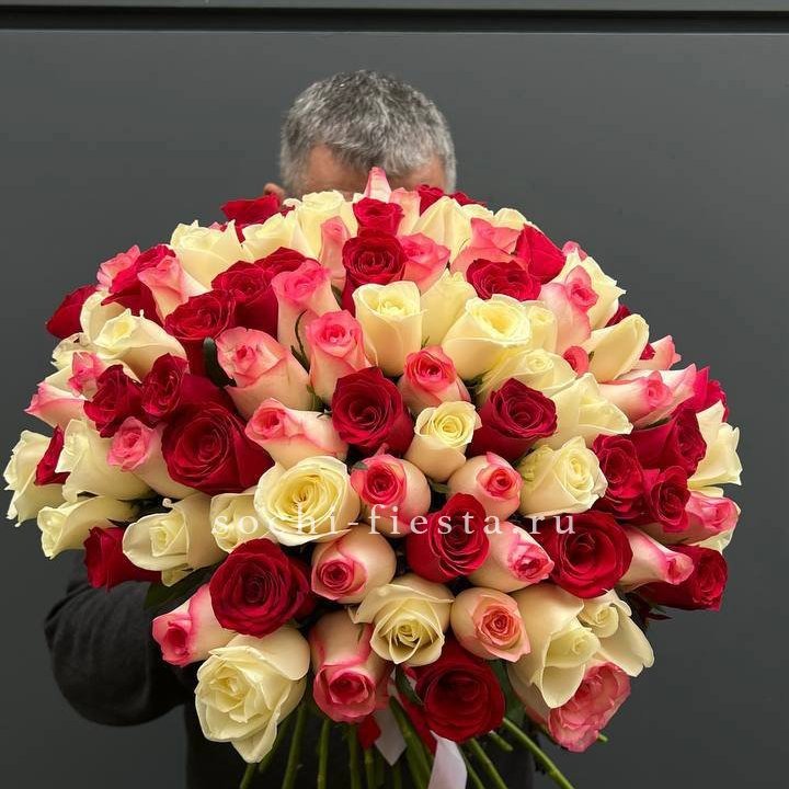 101 разноцветная роза "Джули" в Ярославле