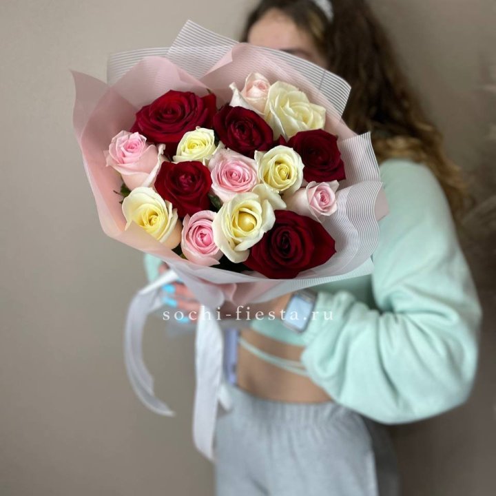 15 роз "Карусель" в Ярославле
