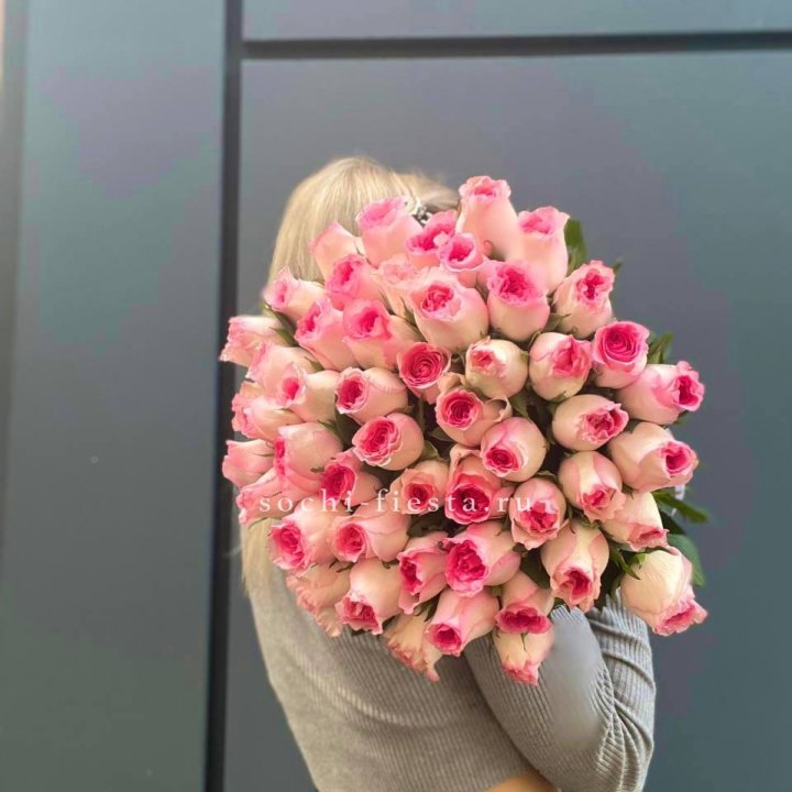 51 розовая роза в Ярославле