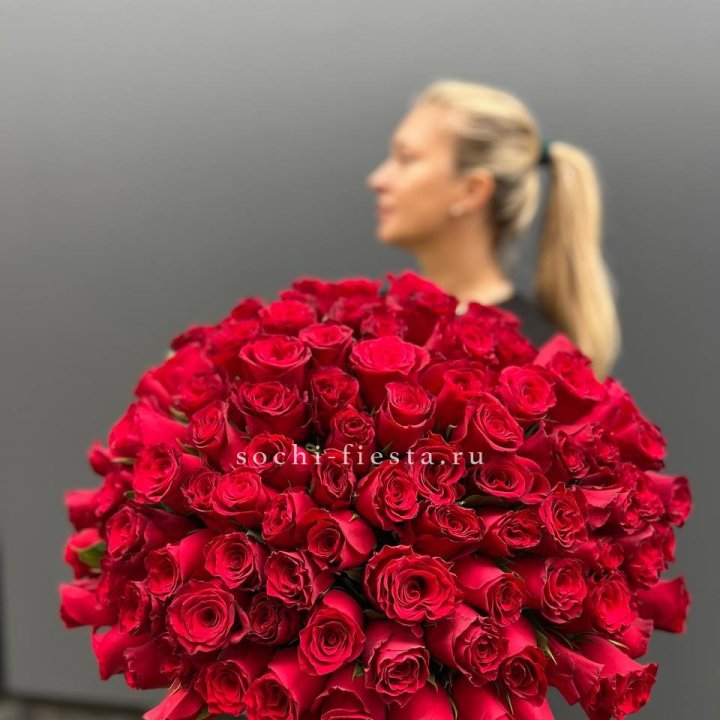 Охапка из 101 красной розы в Ярославле