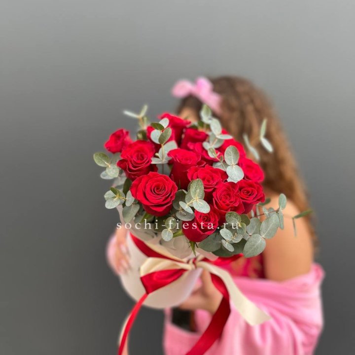 15 Красных роз в боксе №2 в Ярославле