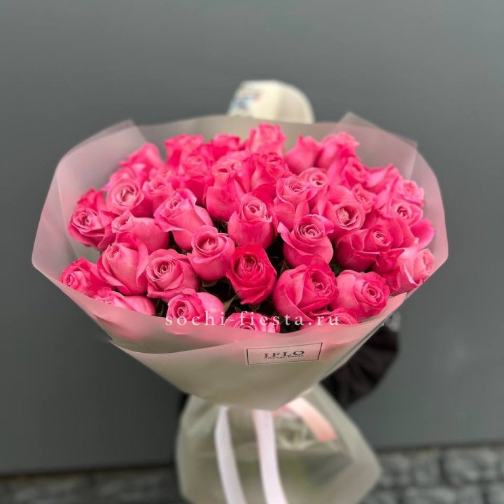 Роза малиновая в Ярославле