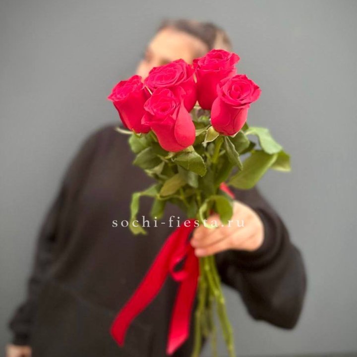 Букет 5 красных роз  в Ярославле