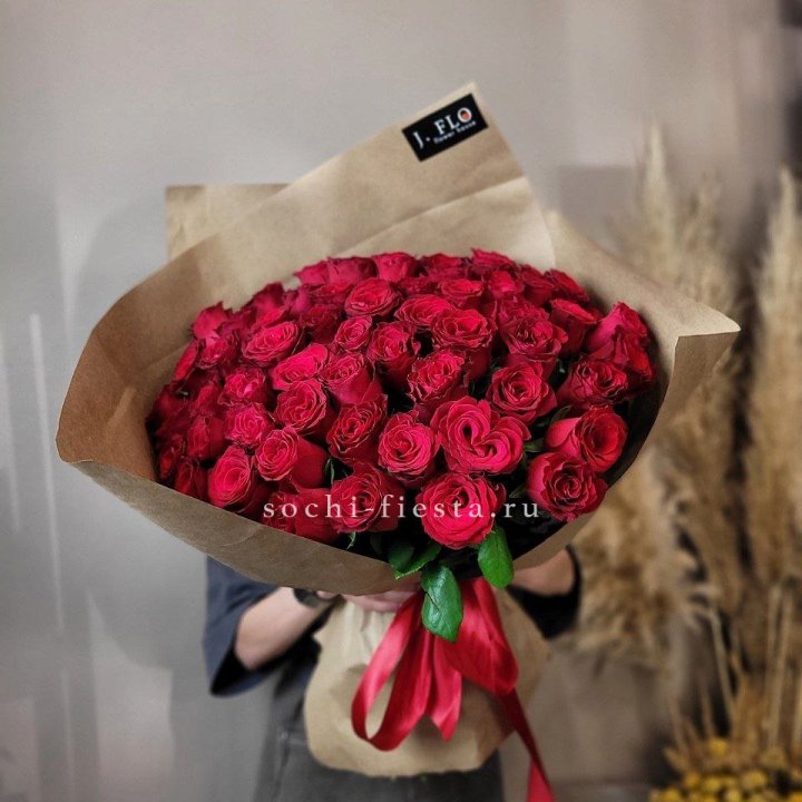 63 красных роз вайт в Ярославле