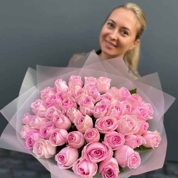 51 розовая роза в Ярославле