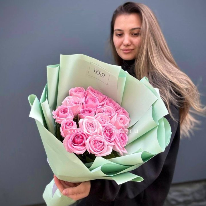 17 розовых роз в Ярославле