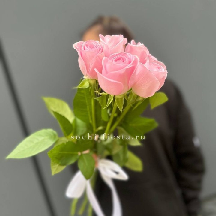 Букет 5 розовых роз  в Ярославле