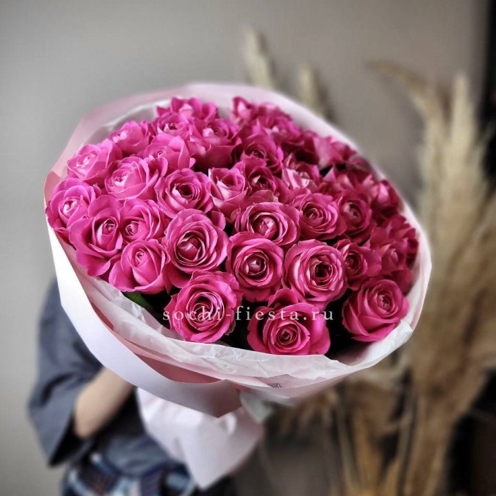 35 розовых роз  в Ярославле