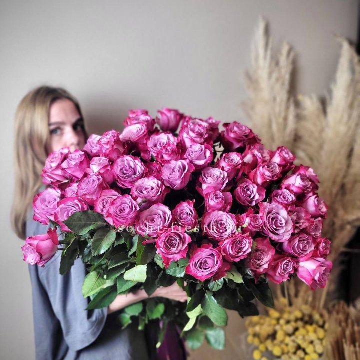 Охапка высоких роз Деп перпел в Ярославле