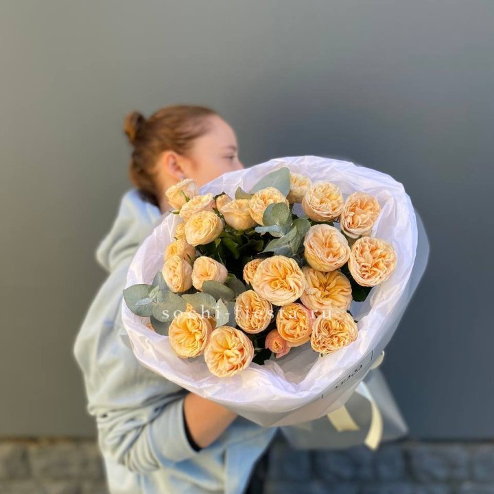 7 пионовидных роз в Ярославле