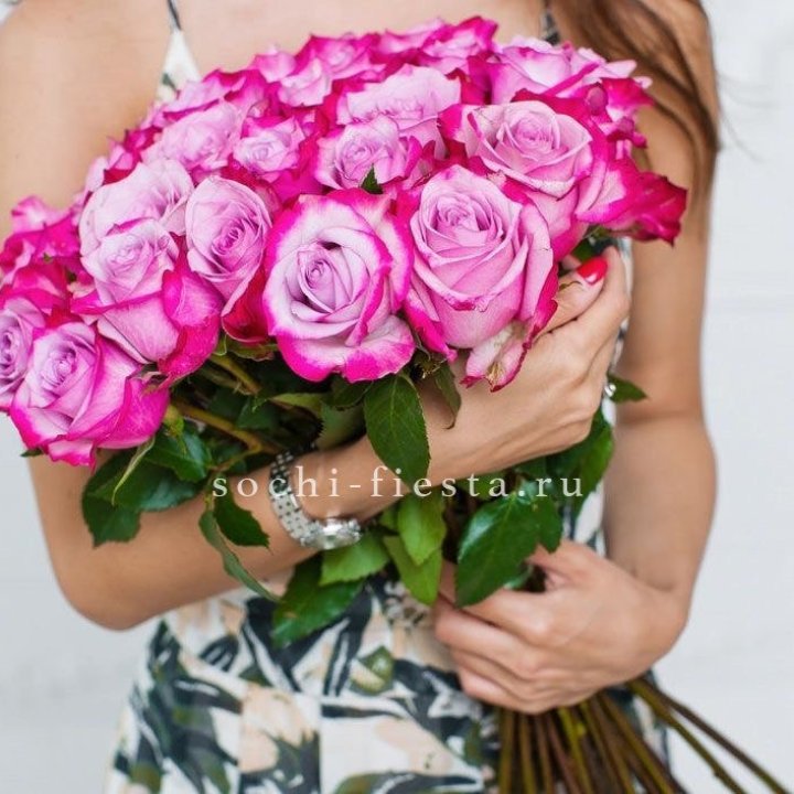 Букет высоких роз Ди перпел в Ярославле