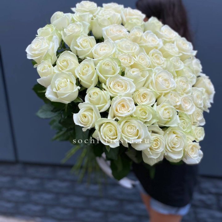 51 белоснежная высокая роза с доставкой в Ярославле