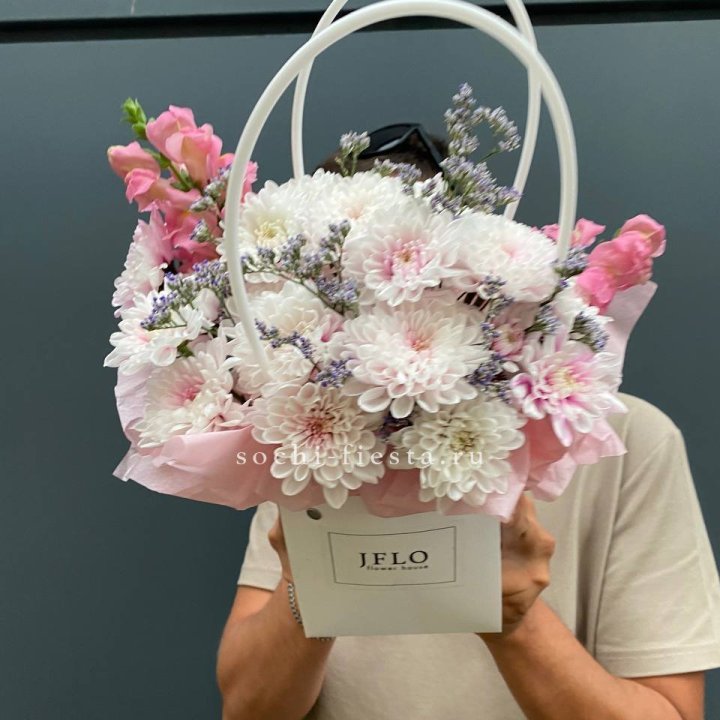 Сумочка из стойких цветов  в Ярославле