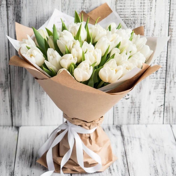 25 белых тюльпанов в Ярославле